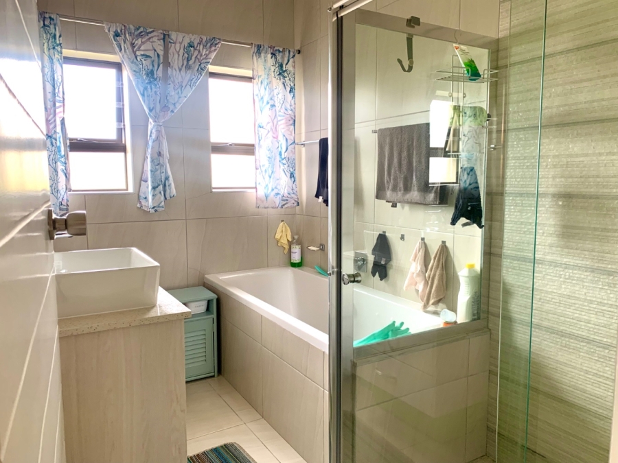 3 Bedroom Property for Sale in Dana Bay Western Cape